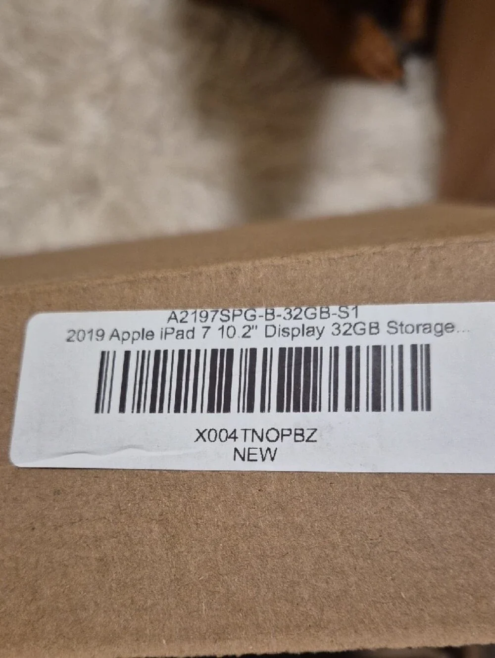 Ipad GREY 7TH generation Brand New Comes With Case In Green